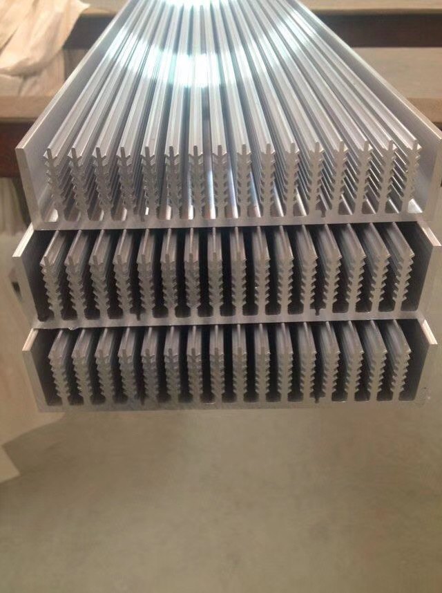 Aluminum Heat Sinks for AI Servers, GPUs and HPC Cooling — image 2